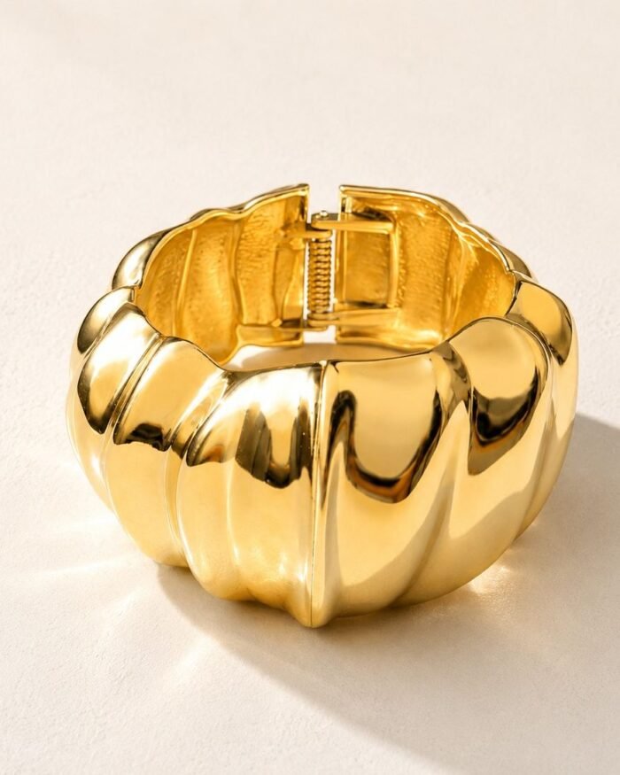 Brazalete ondulado dorado